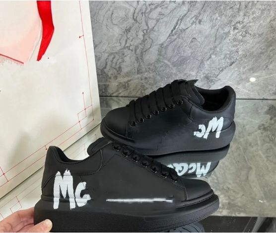 Luxury Designer Shoes Mens Womens Platform MC Black White MQ Sneakers mqqueen Trainers