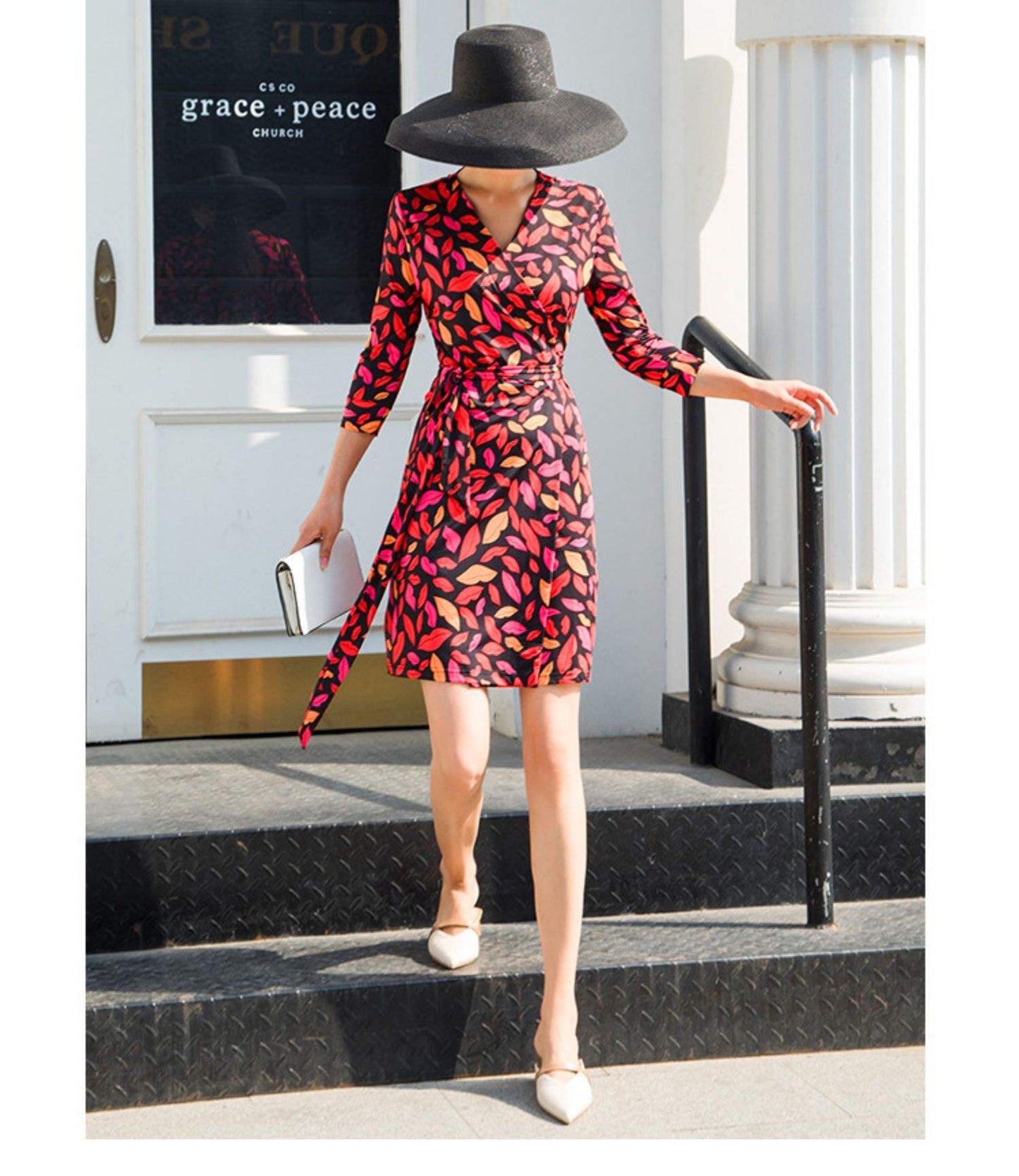 Summer new retro red lip printed wrap dress with slimming temperament, V-neck one-piece vacation mid length skirt